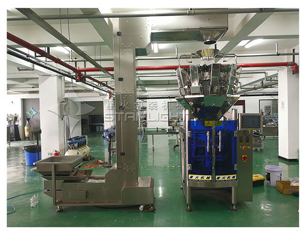 全套自動化速凍餃子包裝機械設備給我們的生活帶來了許多歡樂